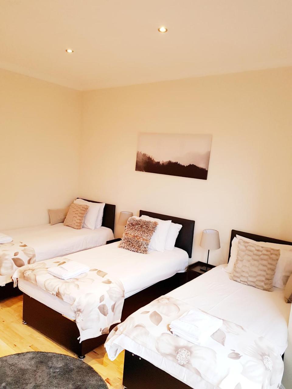 Cogie Abode Bed & Breakfast Enfield Exterior photo