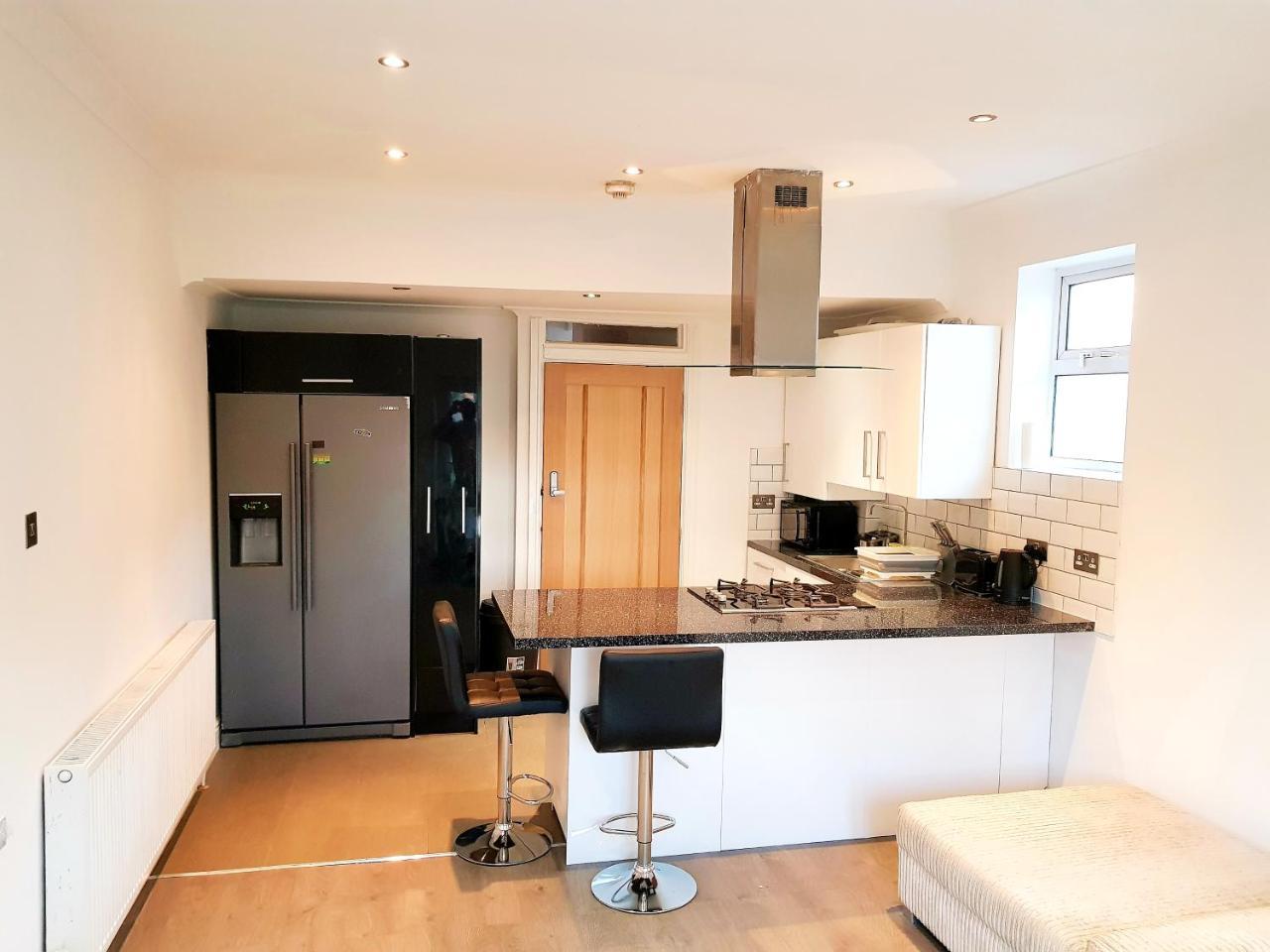 Cogie Abode Bed & Breakfast Enfield Exterior photo