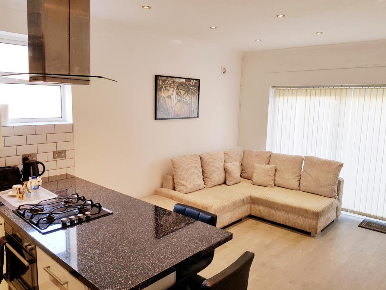 Cogie Abode Bed & Breakfast Enfield Exterior photo
