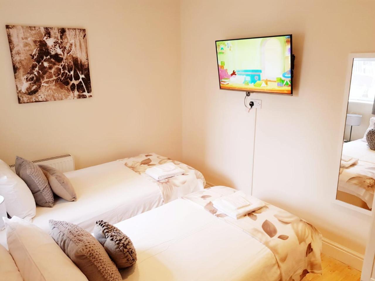 Cogie Abode Bed & Breakfast Enfield Exterior photo