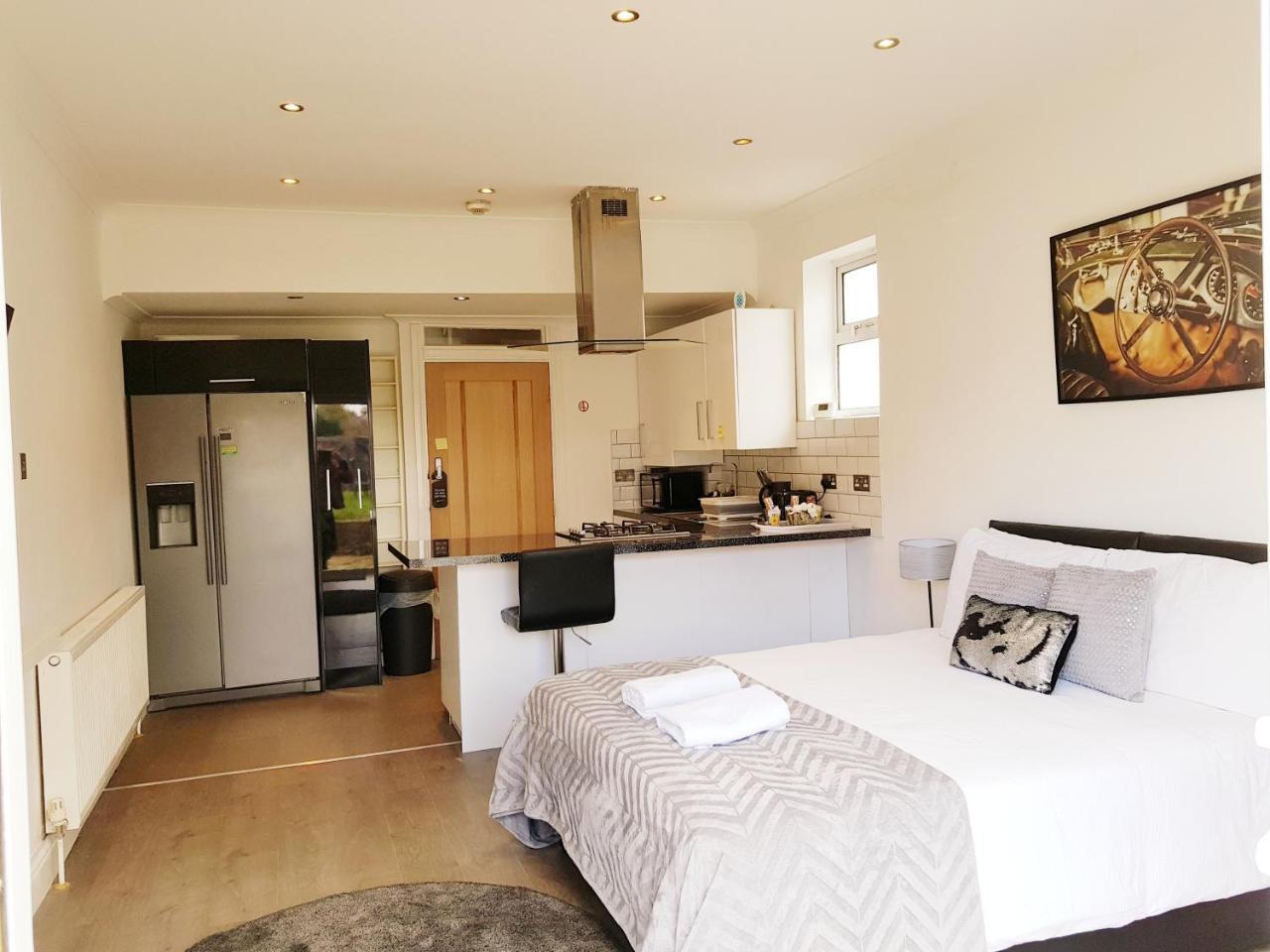 Cogie Abode Bed & Breakfast Enfield Room photo