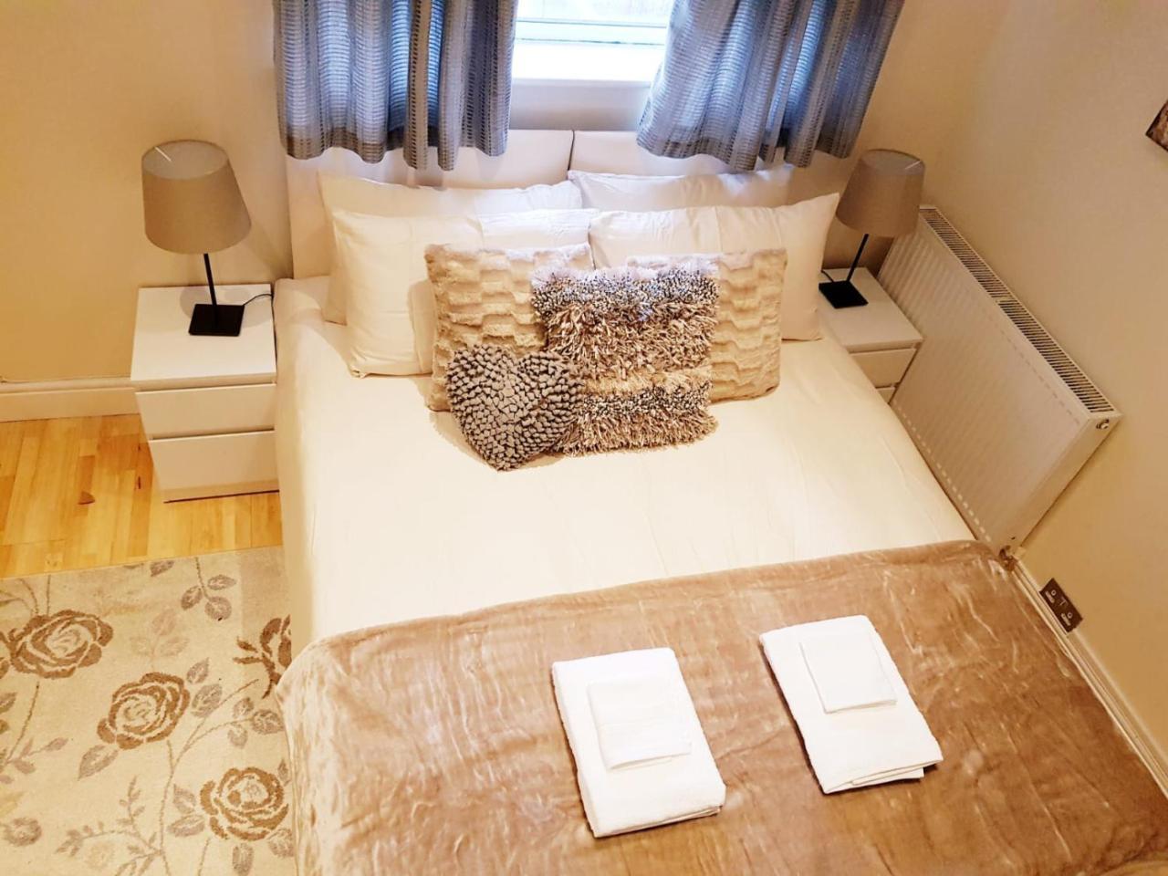 Cogie Abode Bed & Breakfast Enfield Exterior photo
