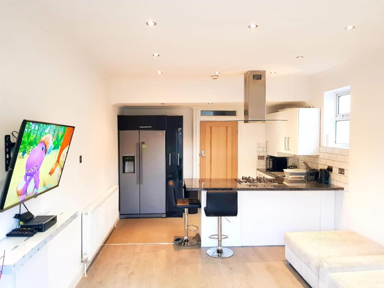 Cogie Abode Bed & Breakfast Enfield Exterior photo